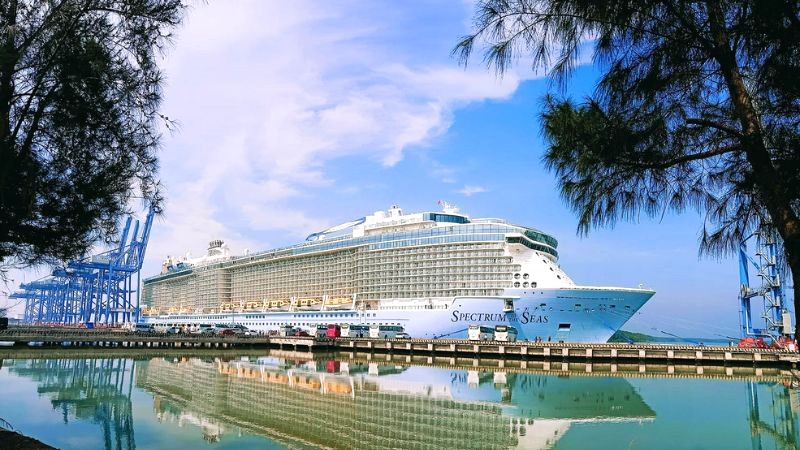 Siêu du thuyền Spectrum of the Seas do hãng Đức Meyer Werft chế tạo.