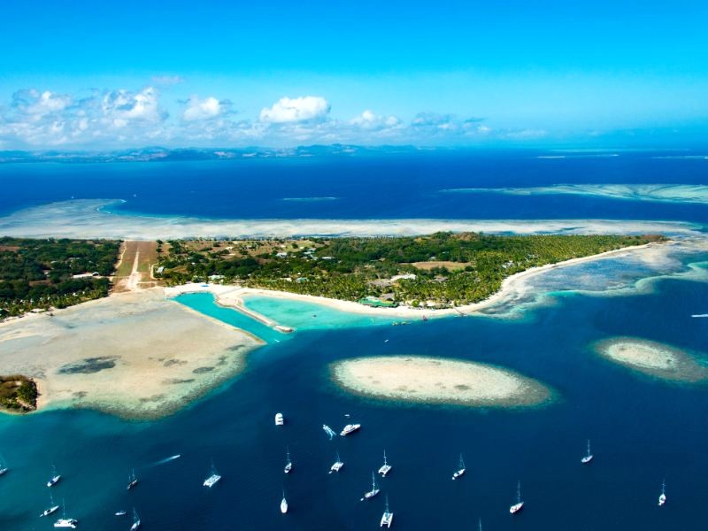 Biển xanh bao la vây quanh đảo Fiji. (Ảnh: tobiasjo)