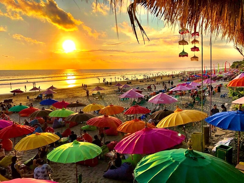 Seminyak, Bali là khu vực ven biển cao cấp, nổi tiếng với thời trang, ẩm thực và khách sạn, nằm ngay phía bắc Legian và Kuta.