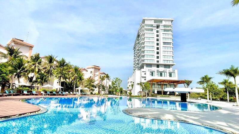 Long Thuận Hotel & Resort, sự kết hợp hài hòa giữa kiến trúc cổ điển và hiện đại. (Ảnh: BI Travel)