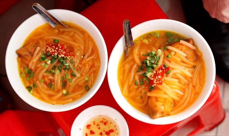 Quán Bánh canh giò heo 60 chỉ bán trong 1 tiếng, hãy đến sớm!