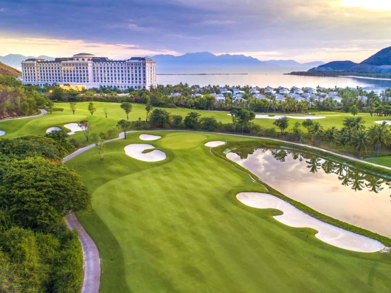 Sân golf Vinpearl Hải Phòng: Sang trọng, đẳng cấp.