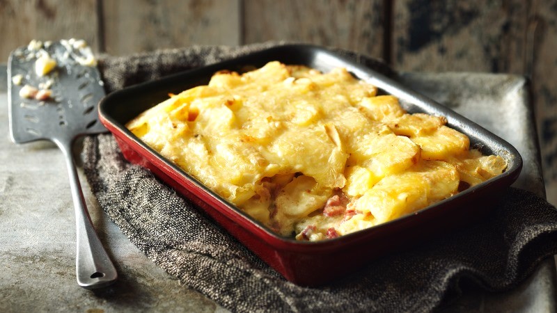 Tartiflette: Món ngon truyền thống của Chamonix.