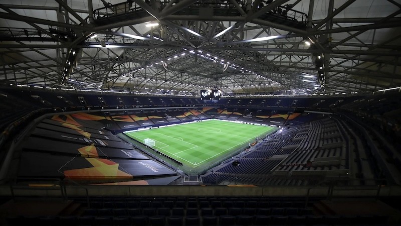 Arena AufSchalke, sân nhà của Schalke 04, nằm giữa những tòa nhà cao tầng và là một trong các sân vận động tổ chức Euro 2024. (Ảnh: UEFA)