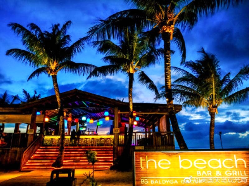 Nhà hàng The Beach Bar & Grill: Chill bên bờ biển!