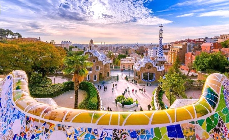 Công viên Guell: Thế giới cổ tích giữa lòng Barcelona.