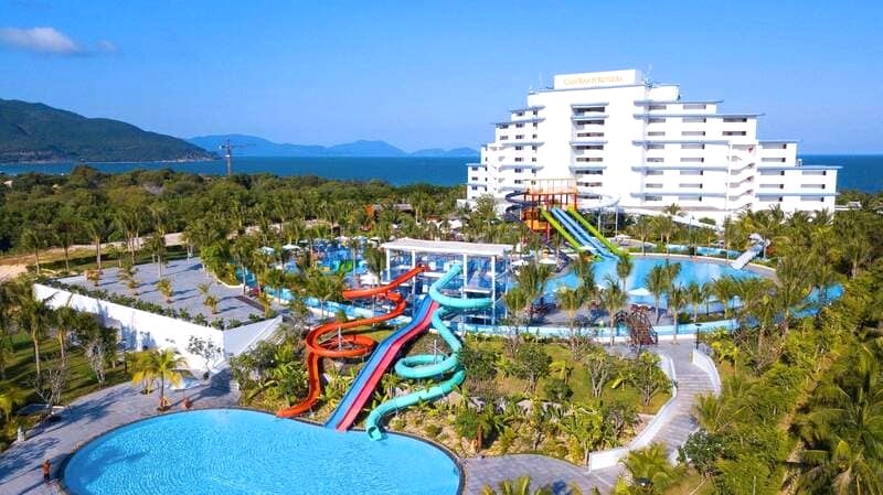 Riviera Cam Ranh có công viên nước đạt chuẩn quốc tế.