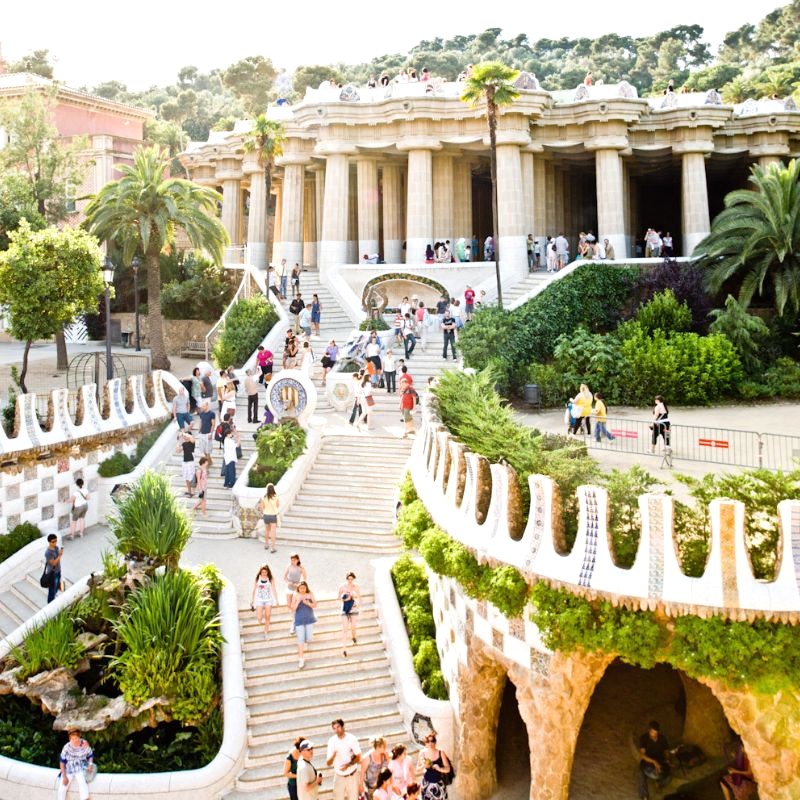 Tượng đài Park Güell đón tối đa 1400 khách mỗi giờ (Ảnh: archdaily).