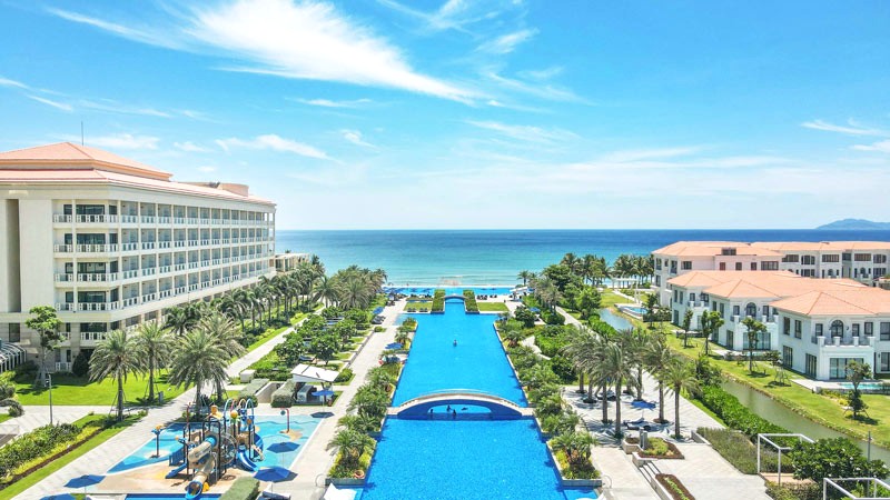 Resort Sheraton Grand Đà Nẵng sang trọng, hiện đại.