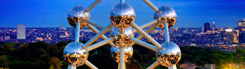 Atomium là một biểu tượng độc đáo với kiến trúc tương lai độc đáo.