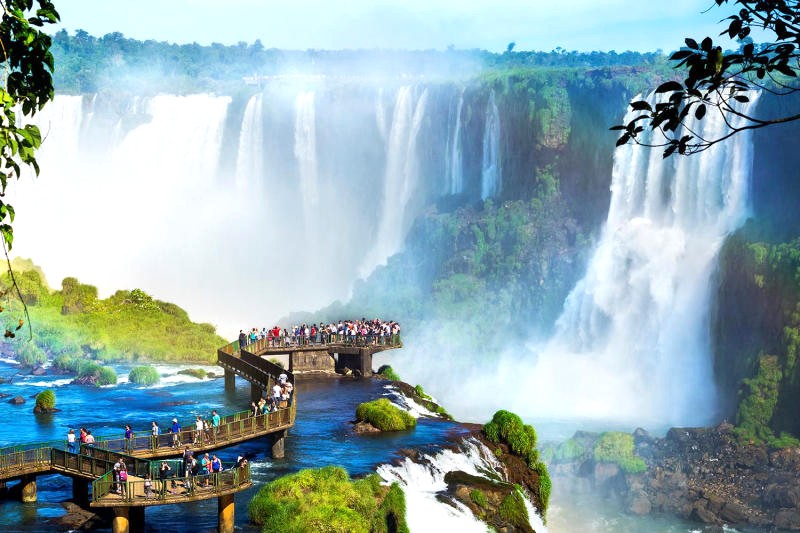 Thác Iguazu đẹp theo mùa, mỗi mùa một vẻ riêng.