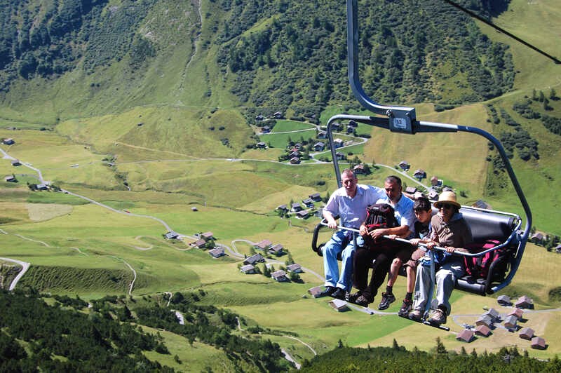 Bên sườn núi, biên giới Áo - Liechtenstein đẹp ngoạn mục (Ảnh: Rick Steves).