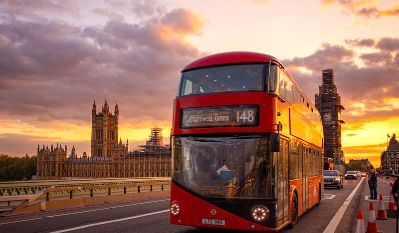 Khám phá London trọn vẹn, tiết kiệm với xe bus!