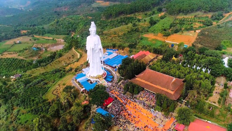 Chùa Minh Đức hứa hẹn là điểm du lịch tâm linh nổi bật của Quảng Ngãi.