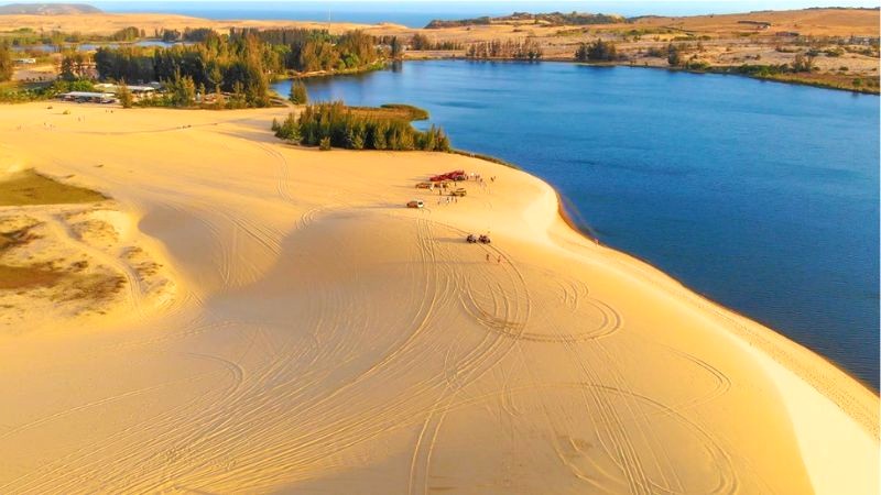 Bàu Trắng: Tiểu Sahara của Bình Thuận. (Ảnh: bambooairways)