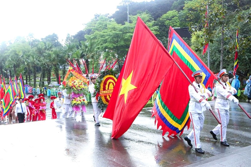 Giỗ tổ Hùng Vương là dịp tôn vinh nguồn cội, khơi dậy lòng yêu nước, tự hào dân tộc và giáo dục truyền thống lịch sử.