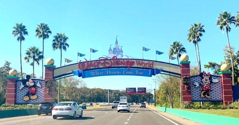 Tới Walt Disney World bất kỳ lúc nào, nhưng để tránh đông đúc, hãy đi vào ngày trong tuần.