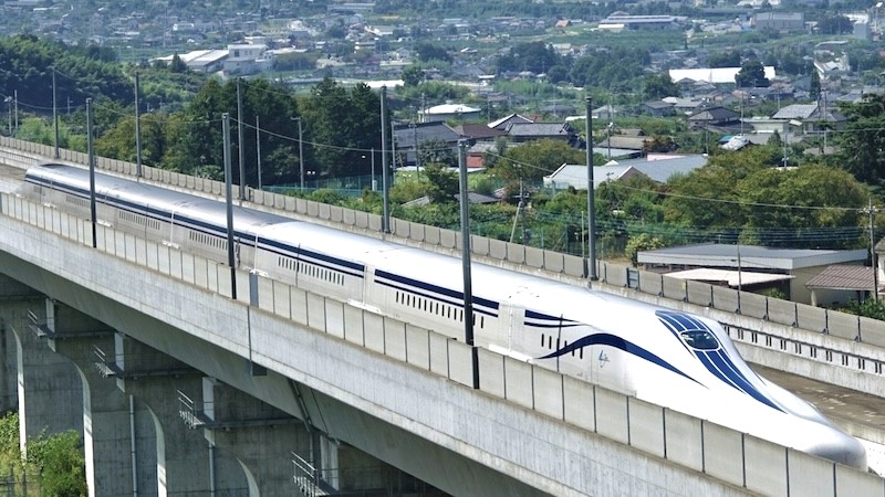 Giá vé Shinkansen thay đổi tùy tuyến và chỗ ngồi.