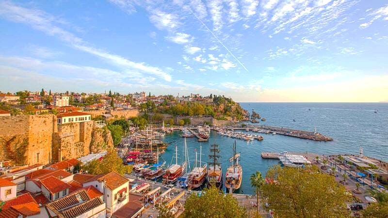 Antalya: Thiên đường biển Địa Trung Hải kết hợp với di sản văn hóa phong phú.