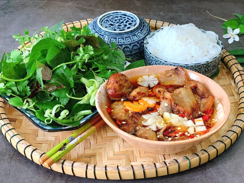 Bún chả: Gợi ý không thể bỏ qua khi ăn ở Hà Nội!