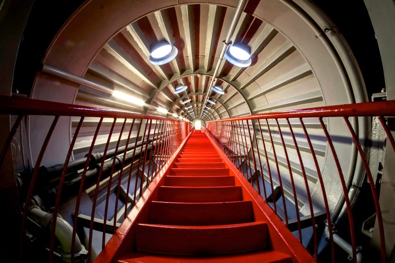 Atomium - Kiến trúc độc đáo như con tàu vũ trụ.