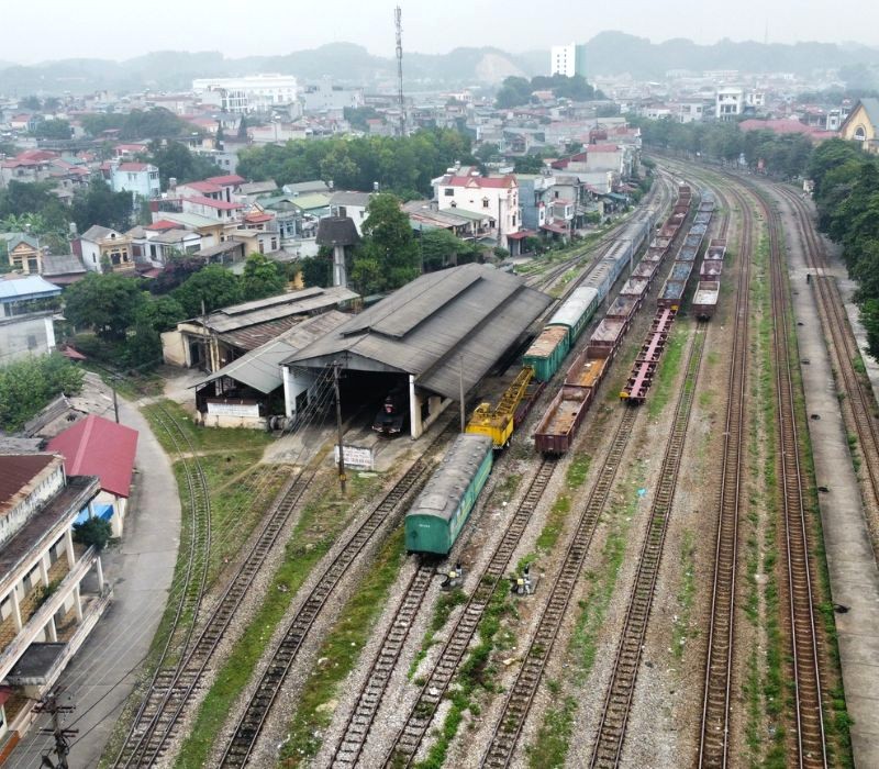 Tàu từ Yên Bái đến Lào Cai, Hà Nội. (Ảnh: Lao Động)