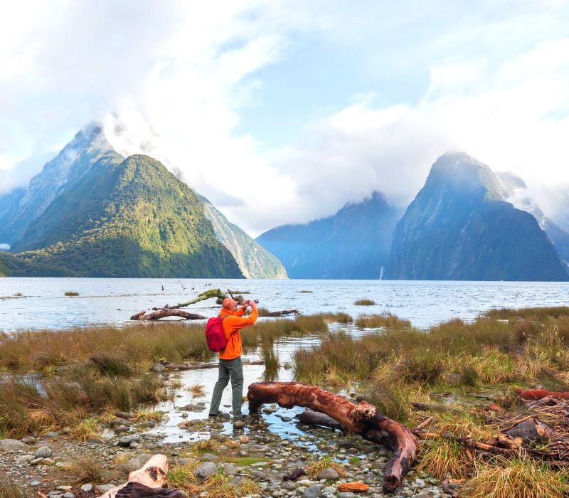 Thời điểm lý tưởng du lịch Milford Sound là tháng 12, 3 và 4.