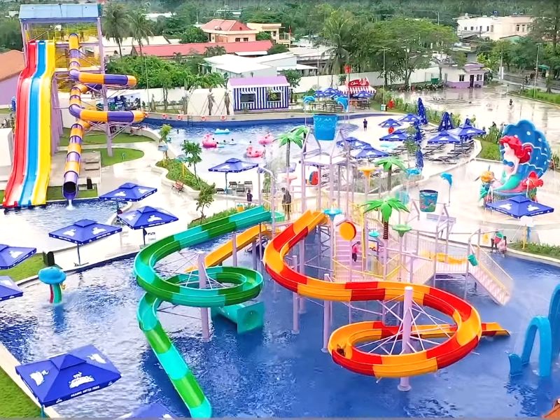 Vui chơi thỏa thích cùng gia đình và bạn bè tại Thủy trại TTC Mekong Aqua Park với vô số trò chơi nước hấp dẫn.