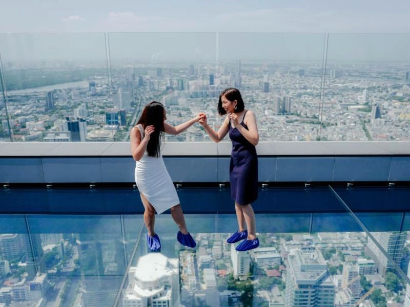 Check-in sàn kính Mahanakhon Skywalk, trải nghiệm đỉnh cao!