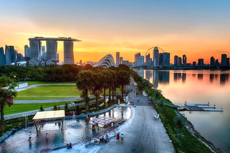 Đến Marina Barrage bất cứ lúc nào để ngắm công trình độc đáo và hít thở không khí trong lành.