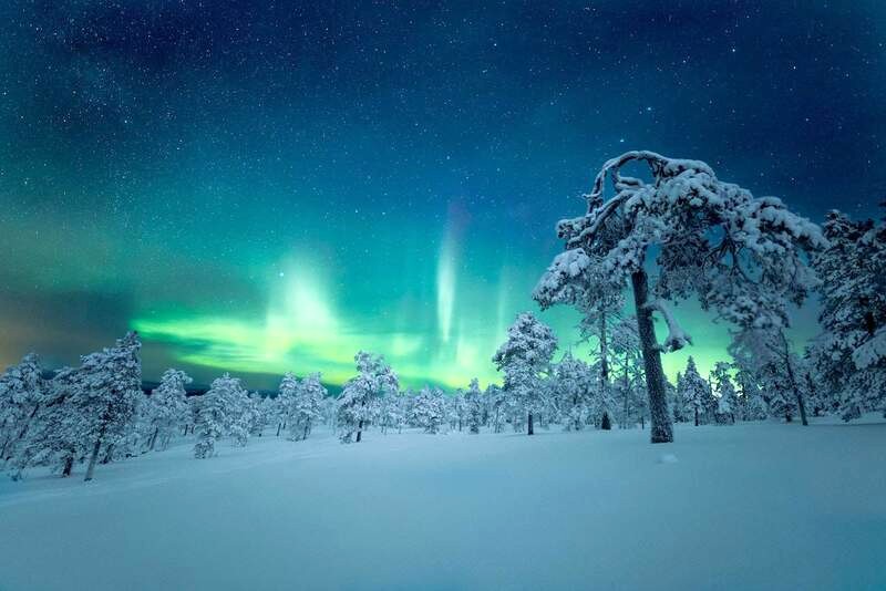 Chiêm ngưỡng cực quang rực rỡ ở Lapland, Phần Lan vào mùa đông. (Ảnh: velvetescape)