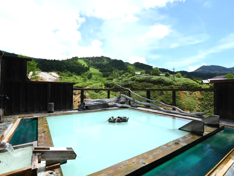 Manza Onsen: Kết hợp hoàn hảo giữa trượt tuyết và suối nước nóng Nhật Bản. (Ảnh: Booking.com™)