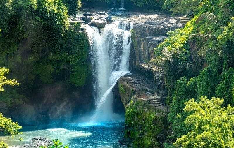 Ubud là thiên đường với cảnh đẹp thanh bình, rạng rỡ sắc màu thiên nhiên.