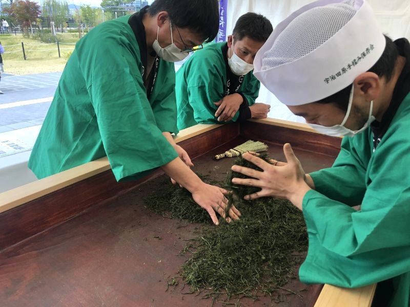 Lễ hội trà Uji diễn ra vào Chủ nhật đầu tiên của tháng 10 tại thành phố Uji, tưởng nhớ lịch sử phát triển và văn hóa trà đạo của địa phương. (Ảnh: gjtea)