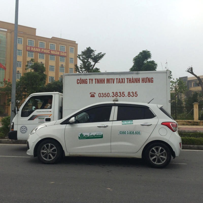 Taxi Thành Hưng: Đồng hành lý tưởng cho chuyến đi xa.