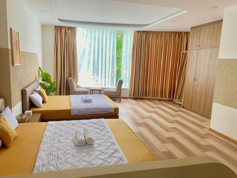 Khách sạn Thủ Đức Gỗ Hotel mang phong cách trang trí đơn giản.