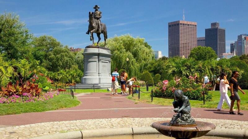 Nằm ở Boston Common, Đường mòn Tự do dẫn bạn khám phá những địa danh lịch sử từ thời Cách mạng.