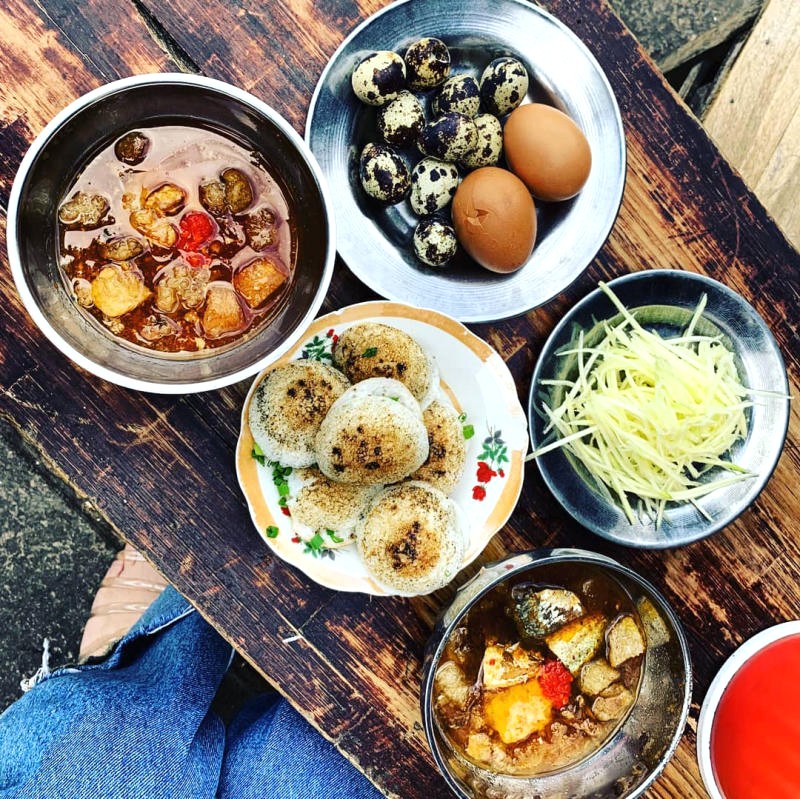 Bánh xèo, bánh căn - đặc sản Phan Thiết.