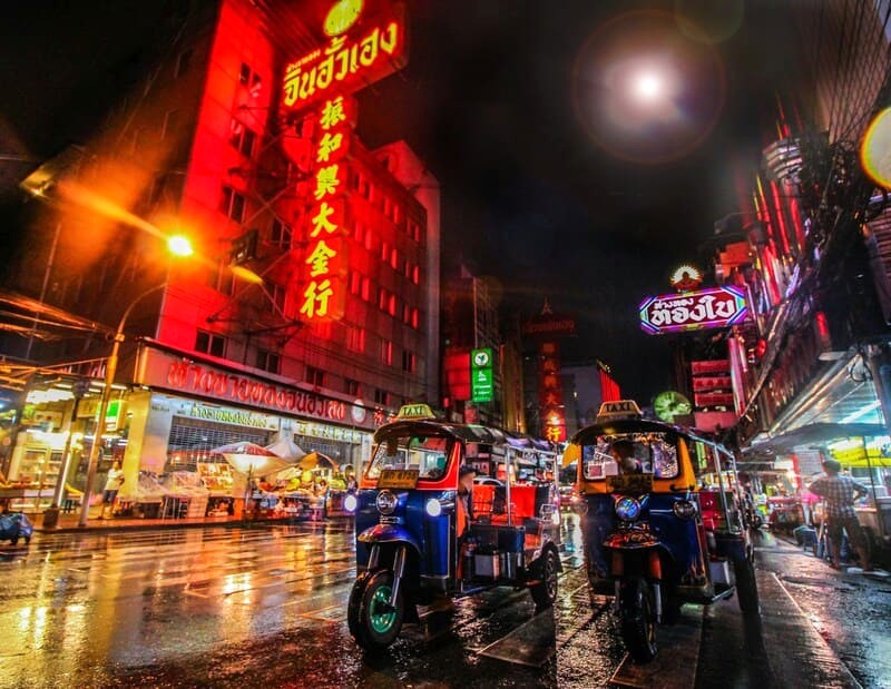 Bangkok - thủ đô Thái Lan - là điểm đến lý tưởng cho những ai yêu thích hoạt động giải trí sôi động, hòa trộn giữa văn hóa hiện đại và nét truyền thống. (145 kí tự)