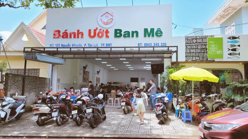 Bánh ướt chồng đĩa 125 Ban Mê Thuột nổi tiếng, được cả người dân địa phương và du khách yêu thích.