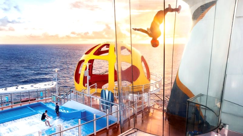 Trải nghiệm nhảy dù độc đáo trên Spectrum of the Seas với Ripcord by iFly.