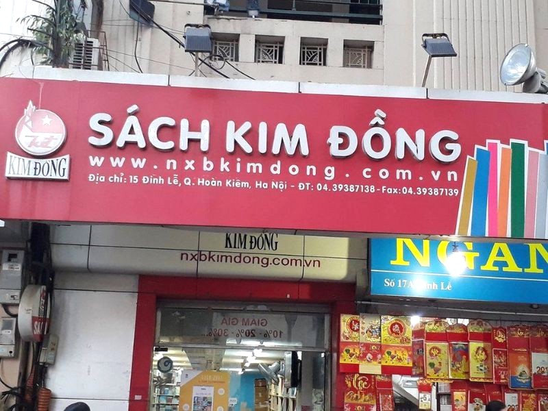 Nhà sách Kim Đồng, nổi tiếng khắp Việt Nam, nay đã có mặt tại phố Đinh Lễ.