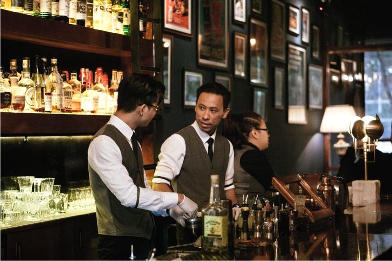 Firkin Bar: Đồ uống đa dạng, pha chế chuyên nghiệp.