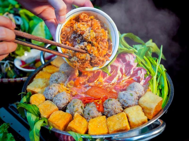 Bún riêu cua bắp bò, topping đầy ắp, ăn no căng bụng!