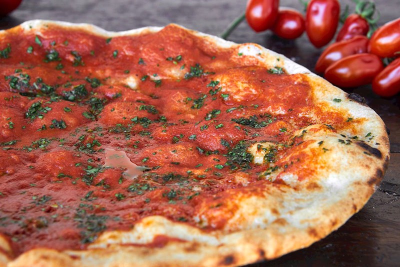 Pizza Napoletana: Niềm tự hào ẩm thực Ý.