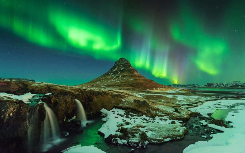 Bắc cực quang Iceland: Trải nghiệm không thể bỏ lỡ! (Ảnh: Travel + Leisure)