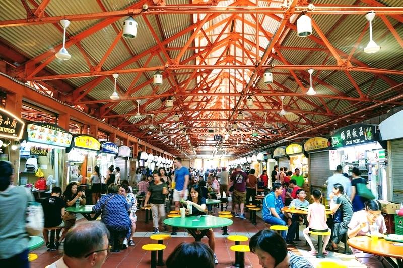 Hawker center này có hơn 100 quầy hàng. (Ảnh: Johor Kaki)