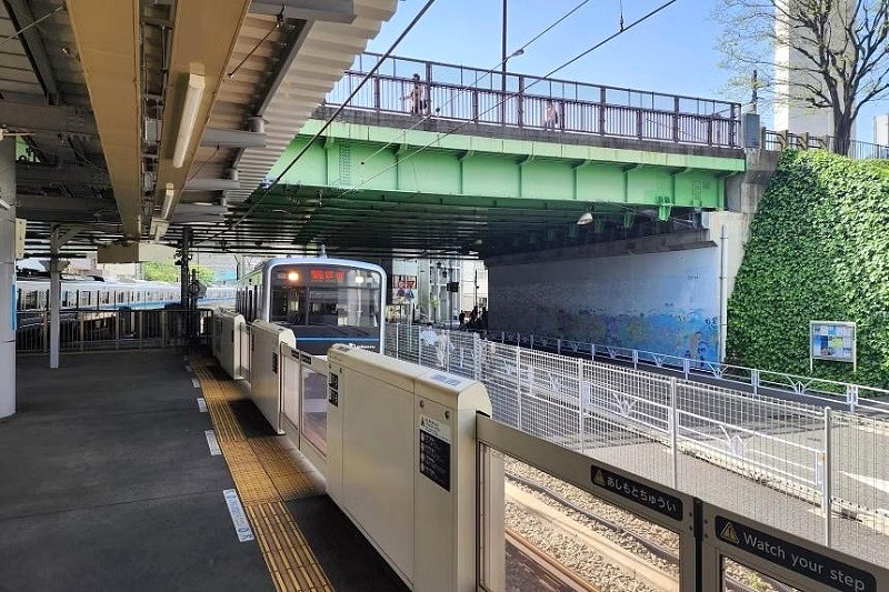 Văn phòng JR có mặt ở sân bay Narita, Haneda và các thành phố lớn.