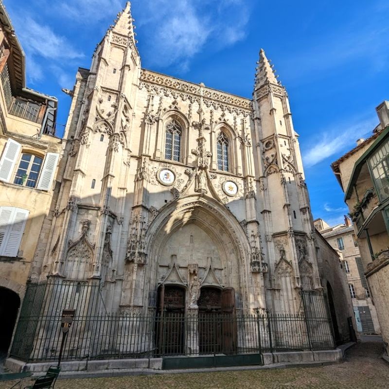 Basilique Saint-Pierre d'Avignon: Kiến trúc pha trộn độc đáo. (Ảnh: Gil Bill)