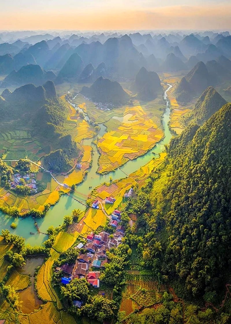 Sông Quây Sơn, khởi nguồn từ Quảng Tây (Trung Quốc), chảy vào Cao Bằng, mang vẻ đẹp thanh bình.